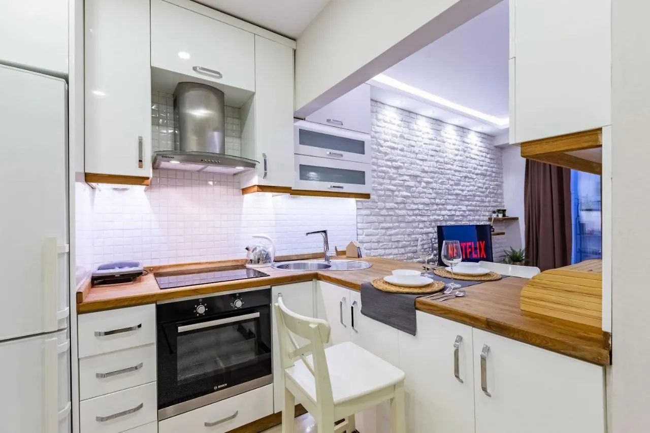 이스탄불 Excellent Flat With A Lovely Backyard In Nisantasi 아파트