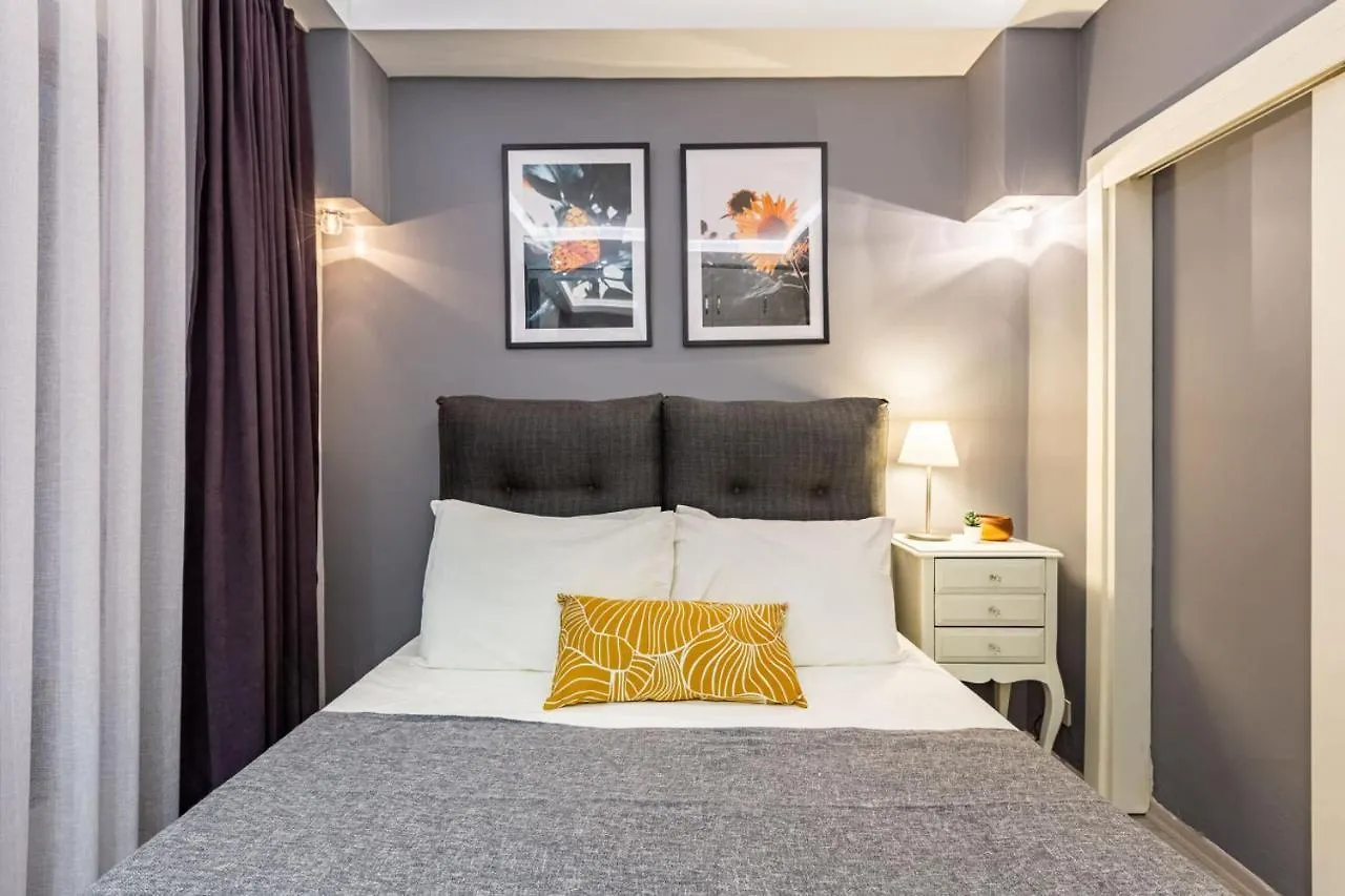 이스탄불 Excellent Flat With A Lovely Backyard In Nisantasi 아파트